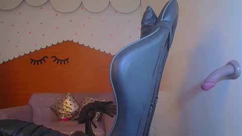 Sofia online show from 12.18.24