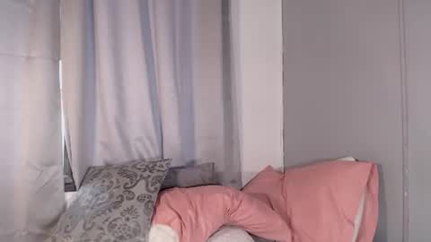 Snapshot of sophie_w1 chatting on 07.28.26 sophie_w1 online show from 07.28.26