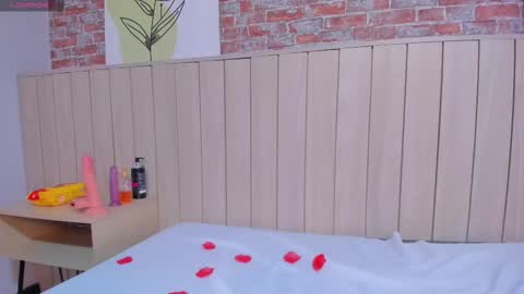 Sophie online show from 02.14.25