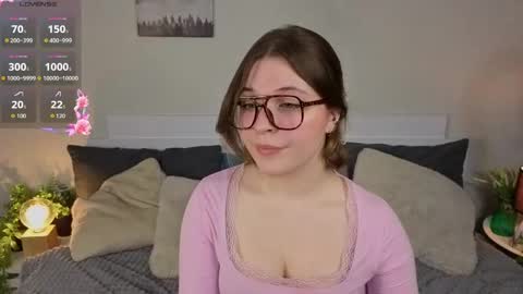 Snapshot of sophieblush chatting on 05.26.26 Sophia online show from 05.26.26