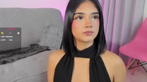 Snapshot of sophiecb chatting on 06.17.26 sophie online show from 06.17.26