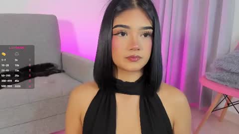 Snapshot of sophiecb chatting on 06.18.26 sophie online show from 06.18.26