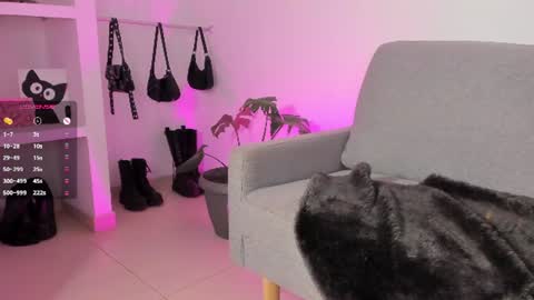 Snapshot of sophiecb chatting on 07.18.26 sophie online show from 07.18.26