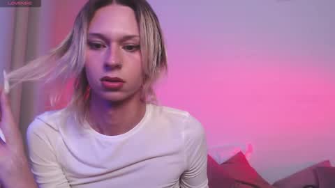 Snapshot of sophiediamond_x chatting on 09.30.25 sophiediamond_x online show from 09.30.25