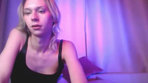 Snapshot of sophiediamond_x chatting on 10.09.25 sophiediamond_x online show from 10.09.25