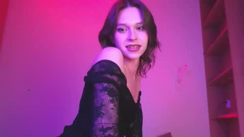 Snapshot of sophiediamond_x chatting on 11.24.25 sophiediamond_x online show from 11.24.25