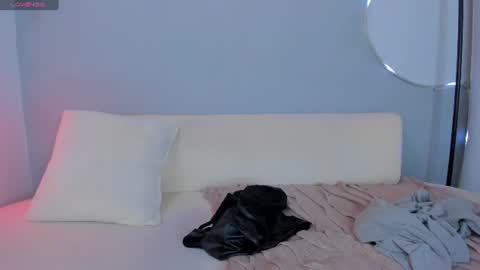 Sophie online show from 07.25.26