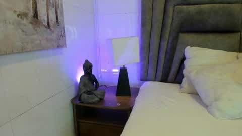 Sophie  online show from 02.26.25