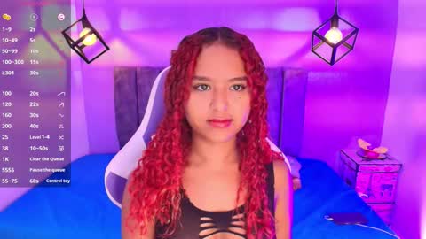 Snapshot of sophiee_velvet chatting on 11.26.25 online show from 11.26.25