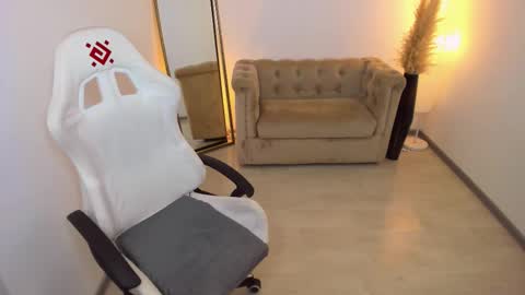 Snapshot of sophieee_lee chatting on 09.21.25 Sophie online show from 09.21.25