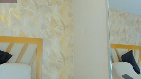 Snapshot of sophiekozlov chatting on 12.19.25 Sophie online show from 12.19.25