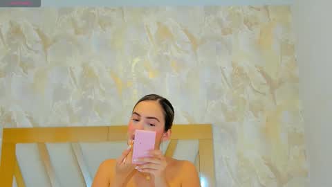 Snapshot of sophiekozlov chatting on 12.22.25 Sophie online show from 12.22.25