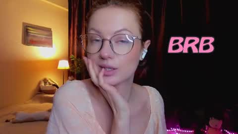 Snapshot of sophieleroux chatting on 07.08.26 sophieleroux online show from 07.08.26