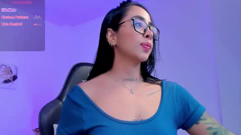 sophierooy online show from 10.21.25