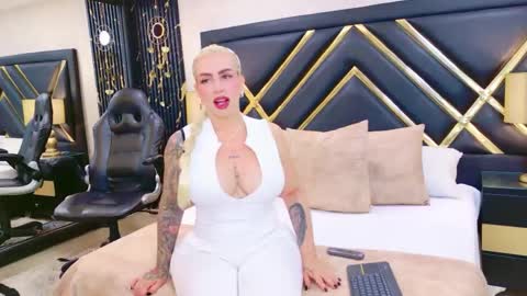 SophieWinslow online show from 05.01.26