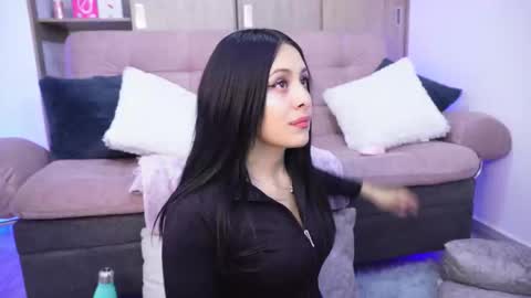 Snapshot of sophiiecums chatting on 02.12.26 Sophiie online show from 02.12.26