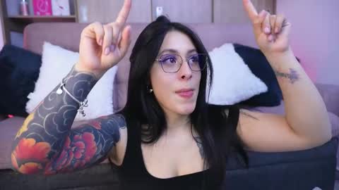 Snapshot of sophiiecums chatting on 02.21.26 Sophiie online show from 02.21.26