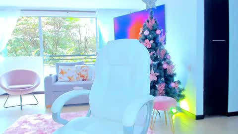 YULITZA online show from 12.12.24