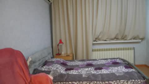 Snapshot of sophilorens chatting on 11.27.25 Sophi online show from 11.27.25