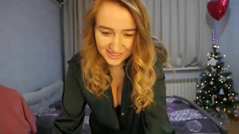 Snapshot of sophilorens chatting on 01.06.26 Sophi online show from 01.06.26