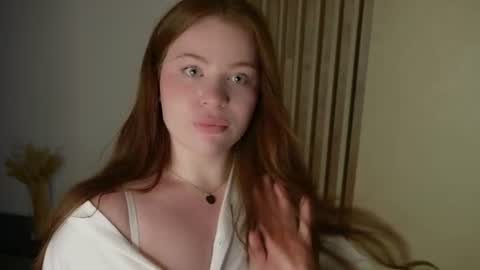 im Sophie dont judge harshly this is my 1st day here 3 online show from 07.02.26
