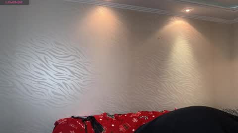 Snapshot of sophya_lifelover chatting on 12.23.25 Sofia online show from 12.23.25