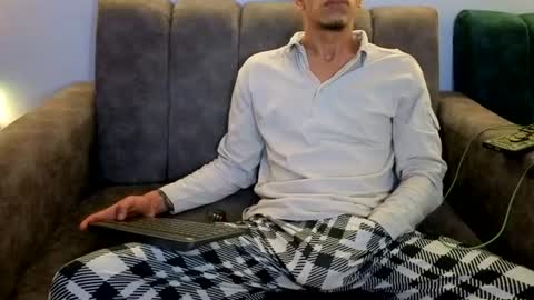 businessman online show from 08.08.26