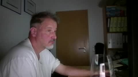 Snapshot of soundshark1974 chatting on 07.24.26 Soundshark online show from 07.24.26