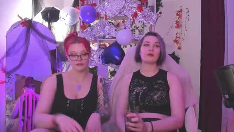 Snapshot of sova_energy chatting on 12.15.25 Leah online show from 12.15.25