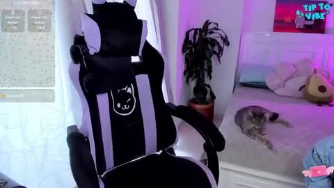 Lili online show from 02.23.25