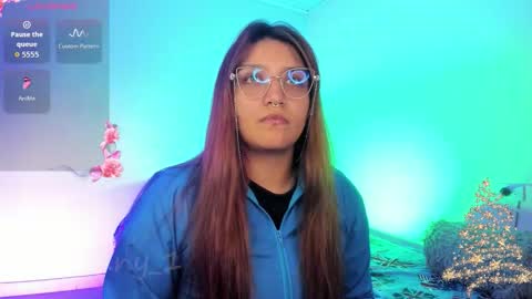 Snapshot of soy_anny_19 chatting on 12.23.25 soy_anny_19 online show from 12.23.25