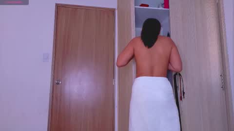 Snapshot of soy_naty_rose3 chatting on 10.14.25 Naty online show from 10.14.25