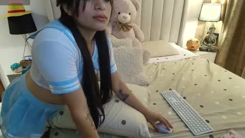 Adeline independent model online show from 03.21.26