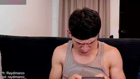 Snapshot of soyraydimarco_ chatting on 10.31.25 RayDimarco  independent model online show from 10.31.25