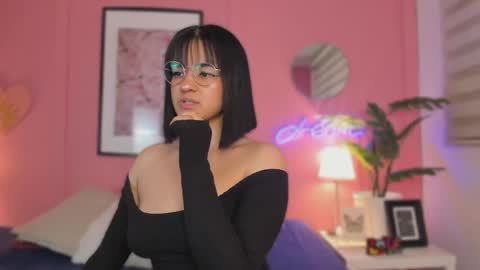 Snapshot of soysaraa_ chatting on 11.05.25 Aleja online show from 11.05.25