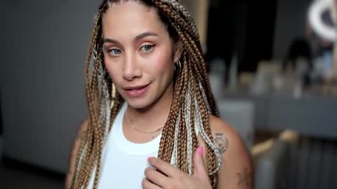 Snapshot of soytulu_ chatting on 01.17.25 brisa  s online show from 01.17.25