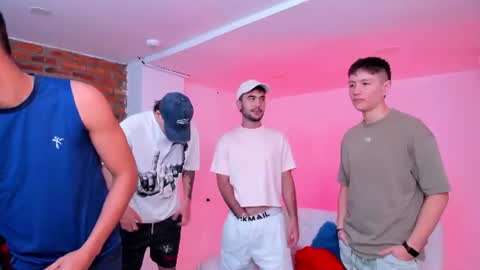 Snapshot of space_boys18 chatting on 08.01.26 Gabo Lucas and Justin online show from 08.01.26