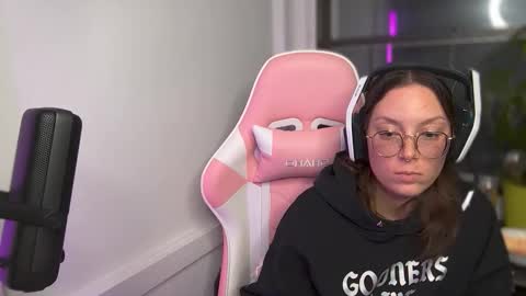 Snapshot of spacecowwhore chatting on 10.04.25 Spacecow Whore online show from 10.04.25