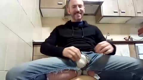 Snapshot of spanishharddick chatting on 12.26.24 Manu online show from 12.26.24
