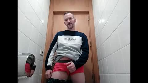 Snapshot of spanishharddick chatting on 01.03.25 Manu online show from 01.03.25