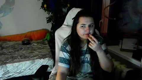 Snapshot of spanking_girls chatting on 03.22.26 Evgenia online show from 03.22.26