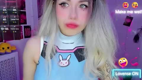 Snapshot of sparklemona chatting on 02.16.25 SparkleMona online show from 02.16.25