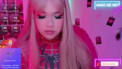 Snapshot of sparklemona chatting on 03.05.25 SparkleMona online show from 03.05.25