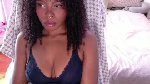 Snapshot of sparklingsoleil chatting on 02.20.26 Soleil online show from 02.20.26