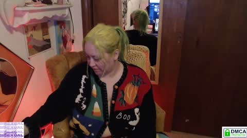 sparklybisexual online show from 10.25.25