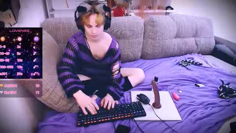Snapshot of sparkyferret chatting on 11.23.25 sparkyferret online show from 11.23.25