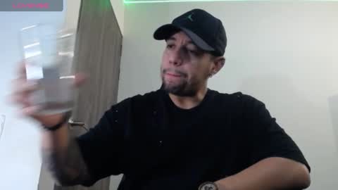 Snapshot of spartacus_cam chatting on 01.17.25     online show from 01.17.25