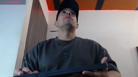 Snapshot of spartacus_cam chatting on 01.20.25     online show from 01.20.25