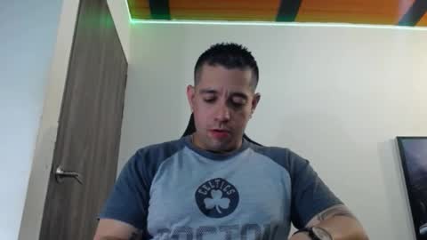 Snapshot of spartacus_cam chatting on 02.11.25     online show from 02.11.25