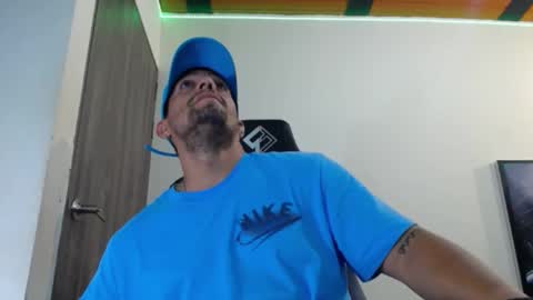 Snapshot of spartacus_cam chatting on 02.27.25     online show from 02.27.25